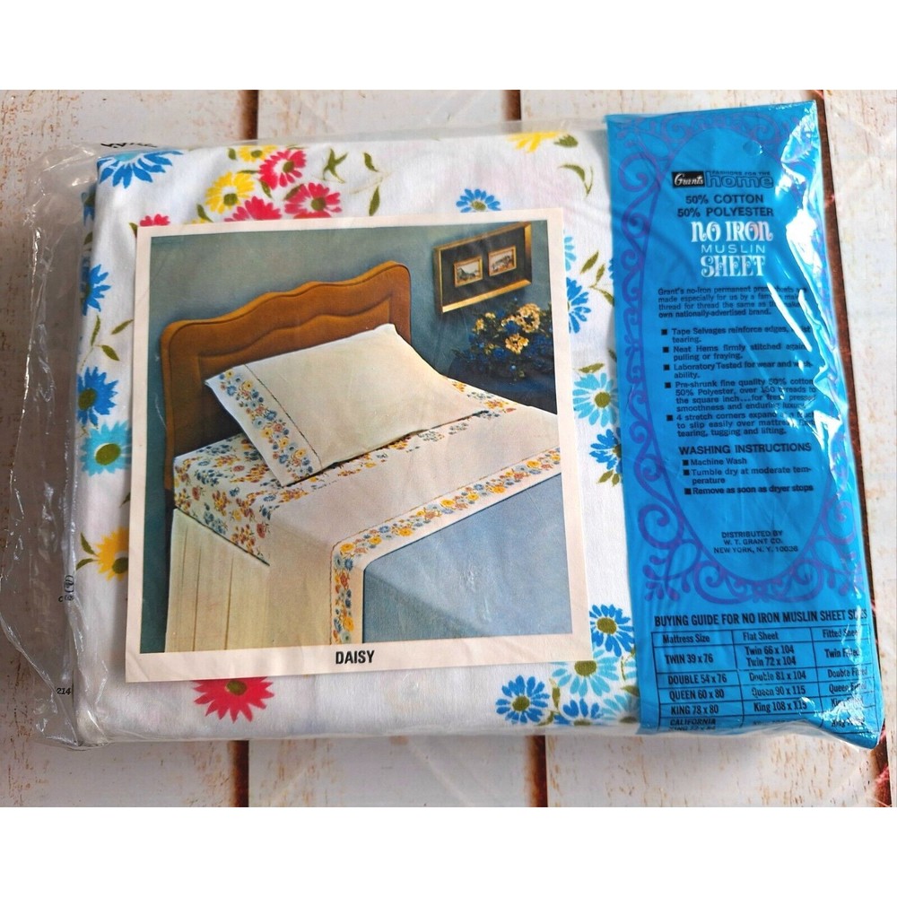 VTG Grants Fashions For The Home Double Fitted Sheet Daisy Pattern 54" X 76"